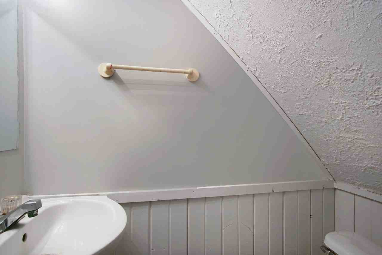 933 S Logan St - Photo 4 of 17
