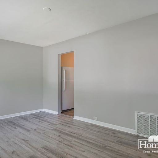 1642 N Elmer St - Photo 2 of 14