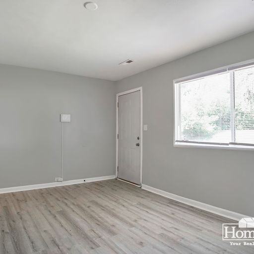 1642 N Elmer St - Photo 3 of 14