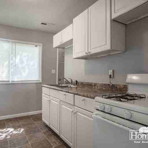 1642 N Elmer St - Photo 5 of 14