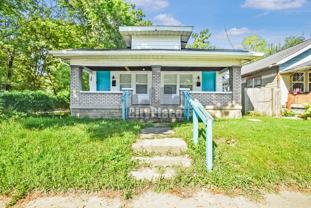 810 N Gladstone Ave - Photo 1 of 1