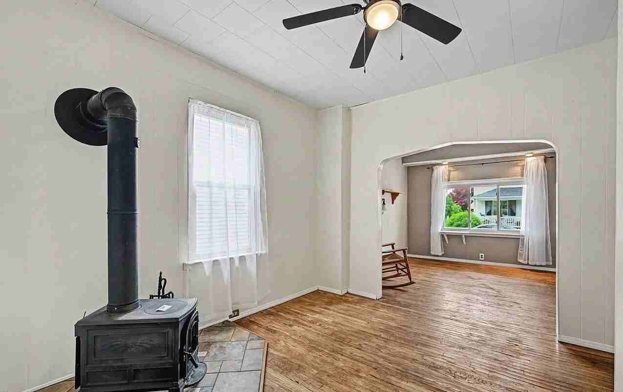 521 Florin St - Photo 4 of 23