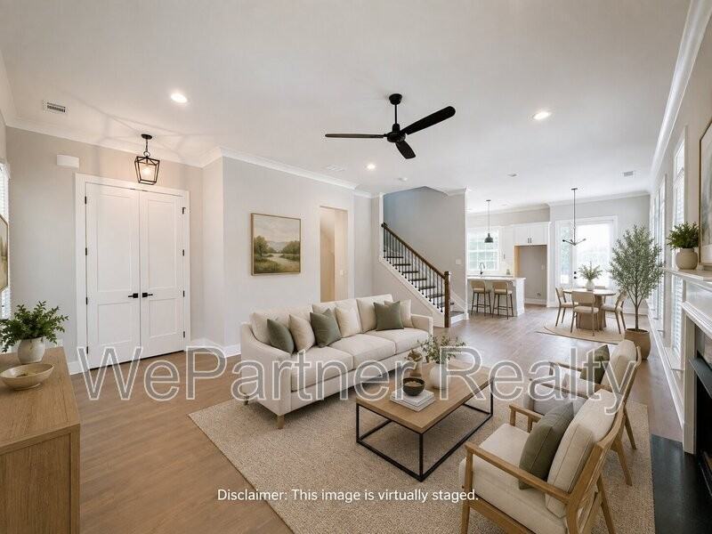 1085 Adam Cir - Photo 3 of 31