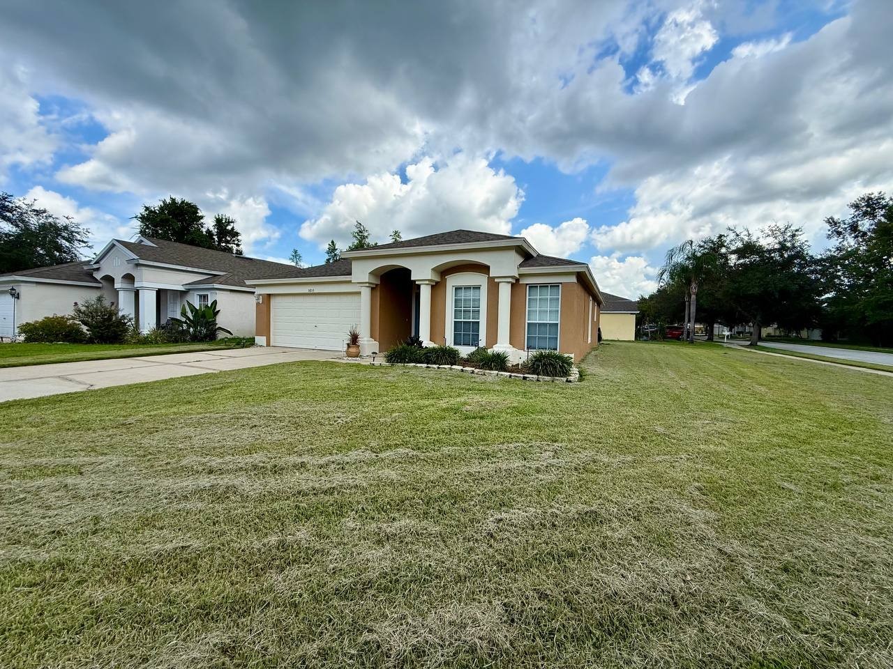 5855 Count Turf Ln - Photo 3 of 40