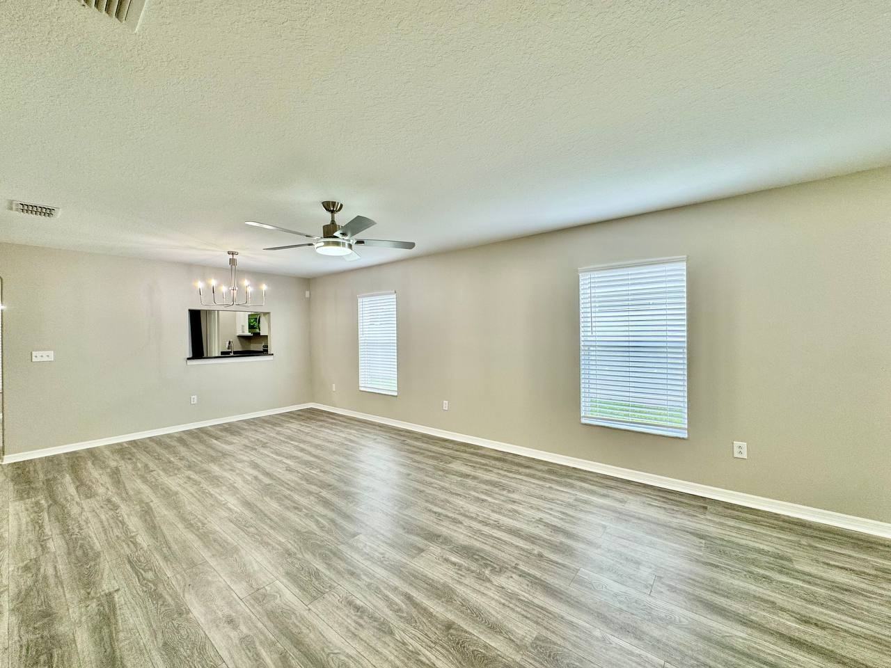 12534 Chenwood Ave - Photo 4 of 48