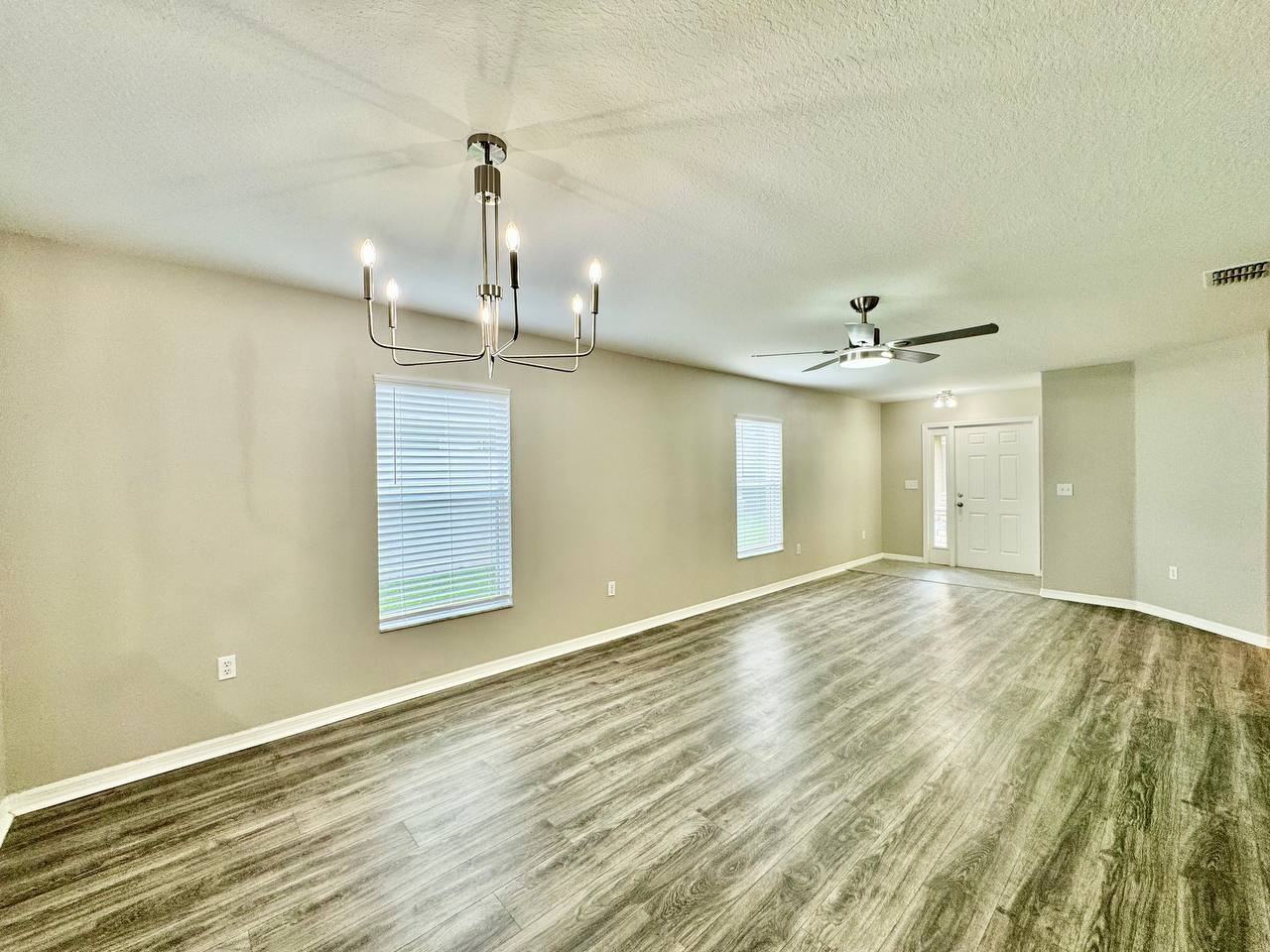 12534 Chenwood Ave - Photo 5 of 48