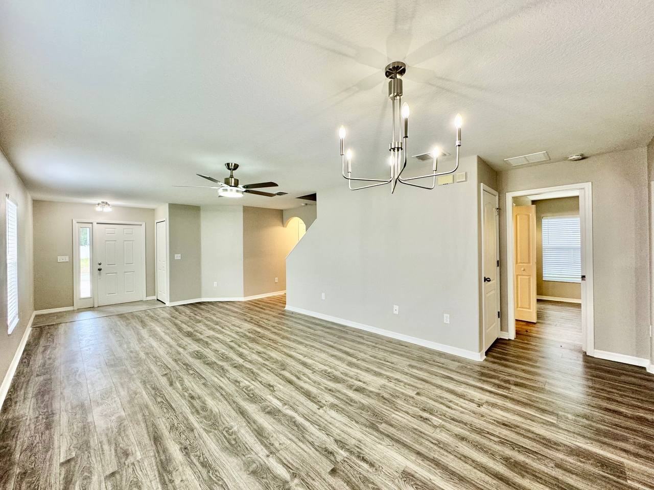 12534 Chenwood Ave - Photo 6 of 48