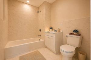 featured image of 421 Warwick St #13E