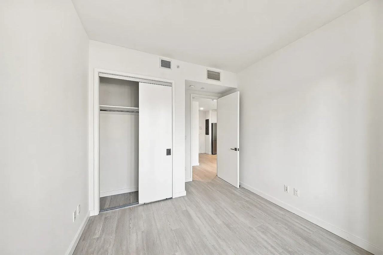 20 Chapel St #9J - Photo 3 of 4