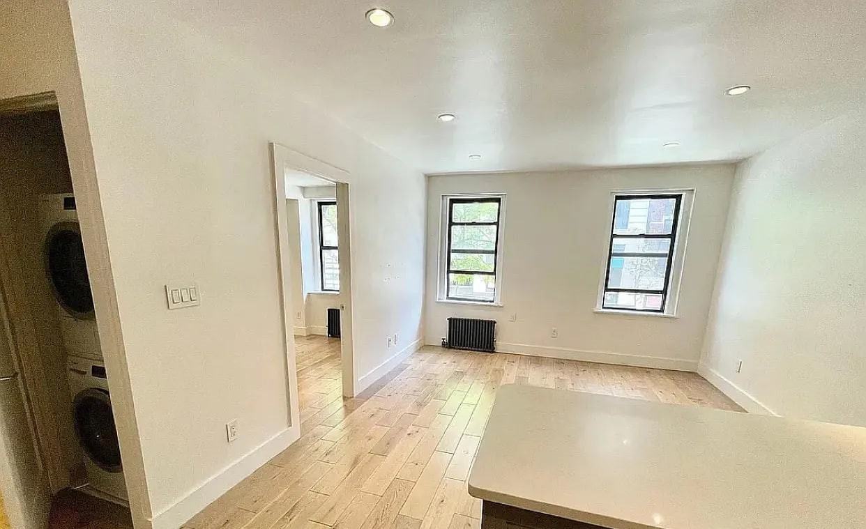 633 Washington Ave #12F - Photo 2 of 4