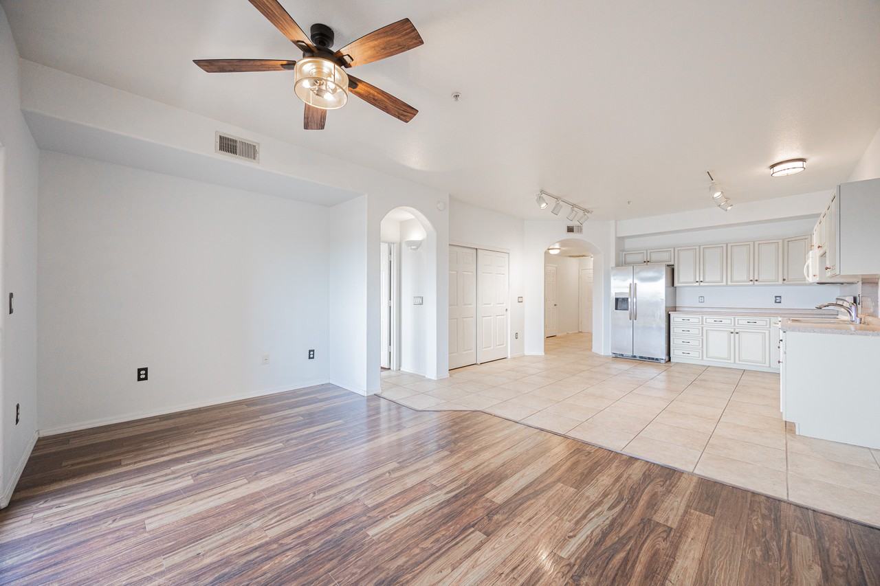 920 E Devonshire Ave #4003 - Photo 3 of 23