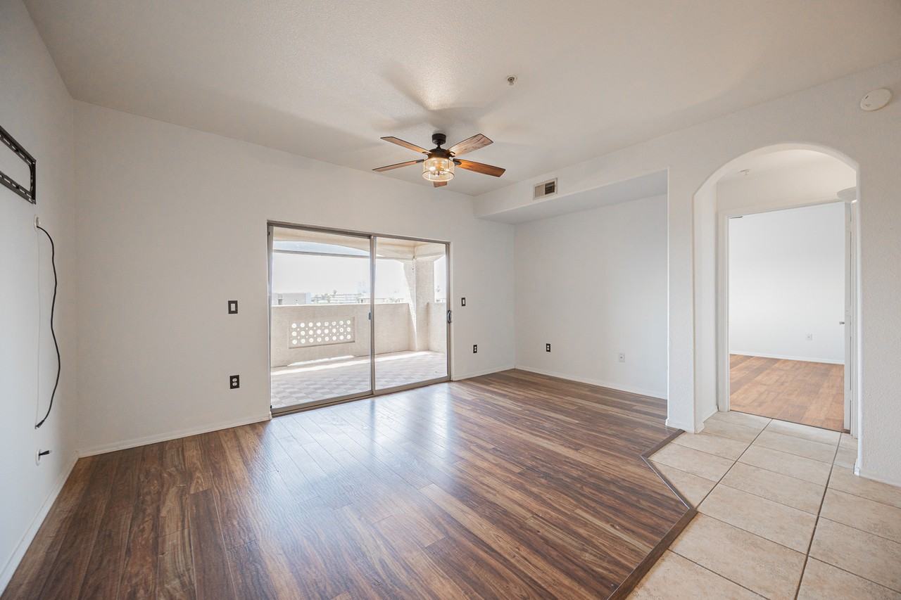 920 E Devonshire Ave #4003 - Photo 4 of 23
