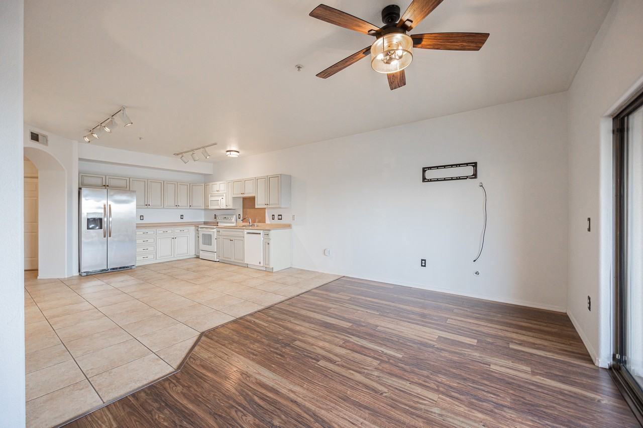 920 E Devonshire Ave #4003 - Photo 5 of 23