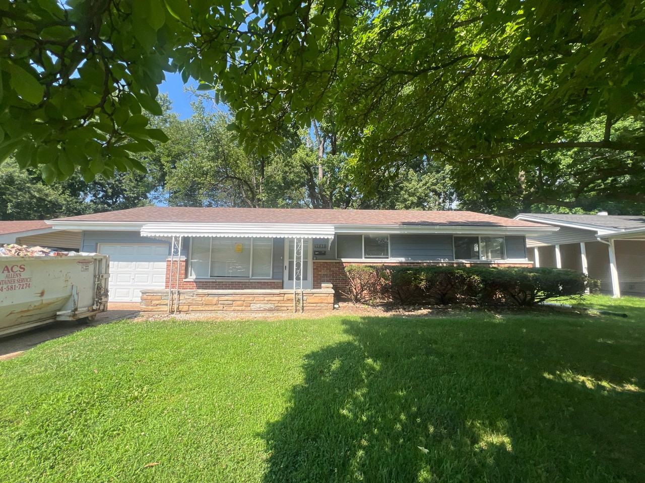 9737 Wendell Dr - Photo 2 of 12