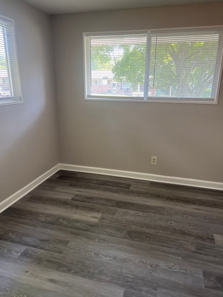 9737 Wendell Dr - Photo 3 of 12