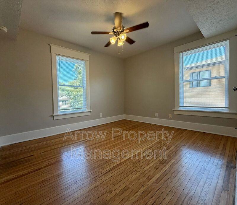 2727 P St #3 - Photo 3 of 13