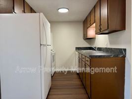 featured image of 2338 Lynn St