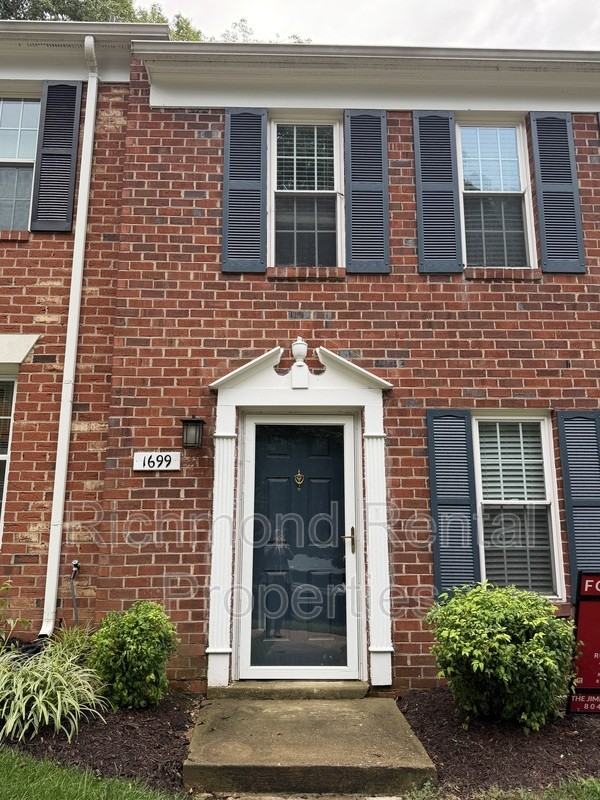1699 Heritage Hill Dr - Photo 2 of 17