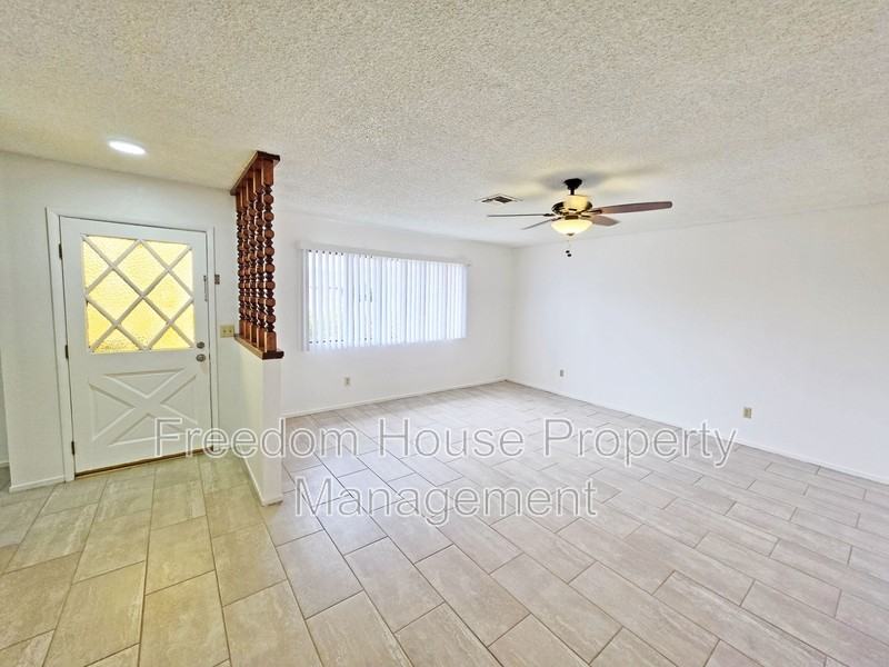 721 E Calvada Blvd - Photo 5 of 36
