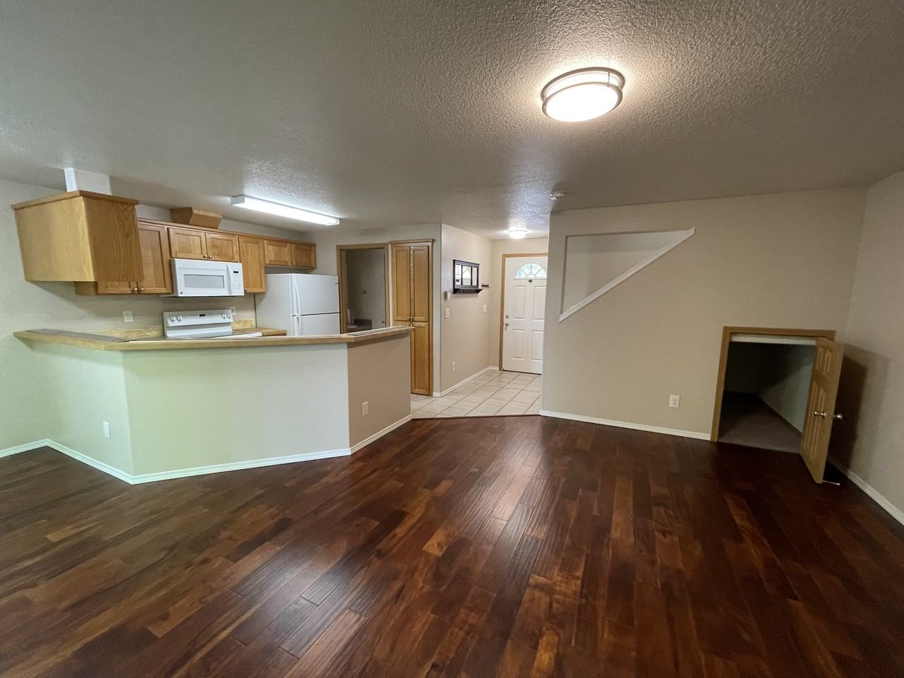 2615 A St #B - Photo 5 of 11