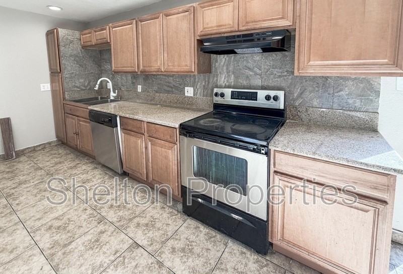 6301 W Earll Dr - Photo 2 of 18