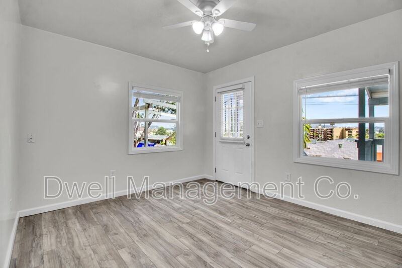 8075 Lemon Ave - Photo 3 of 17