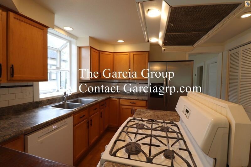 602 Ne Brazee St #A - Photo 2 of 50
