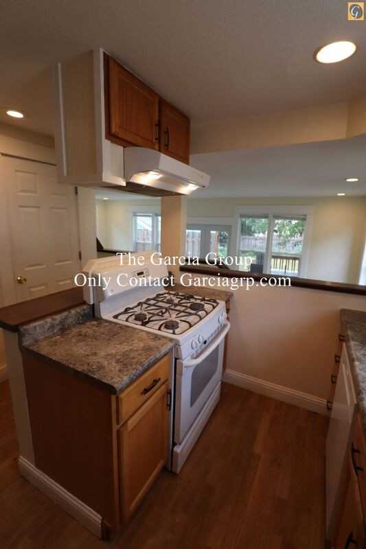 602 Ne Brazee St #A - Photo 3 of 50