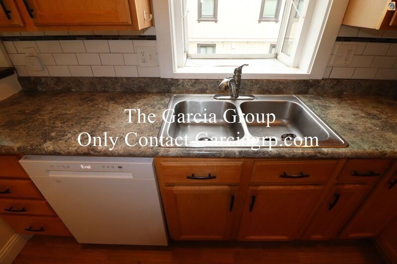 602 Ne Brazee St #A - Photo 4 of 50