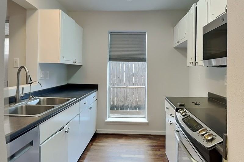 505 Westcott St #102 - Photo 4 of 14