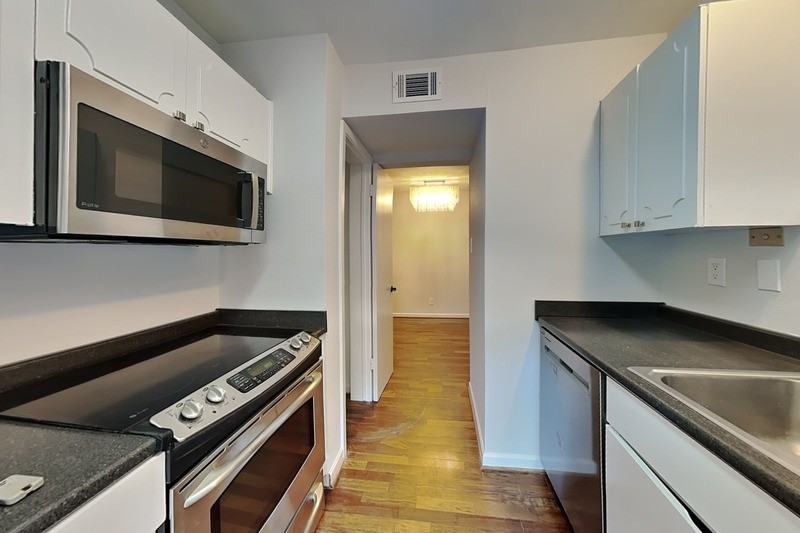 505 Westcott St #102 - Photo 5 of 14