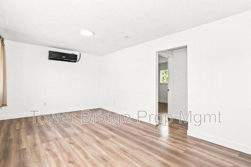 1718 Grand Ave - Photo 3 of 16