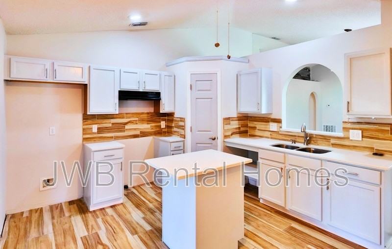 2006 Wiley Oaks Ln - Photo 2 of 11