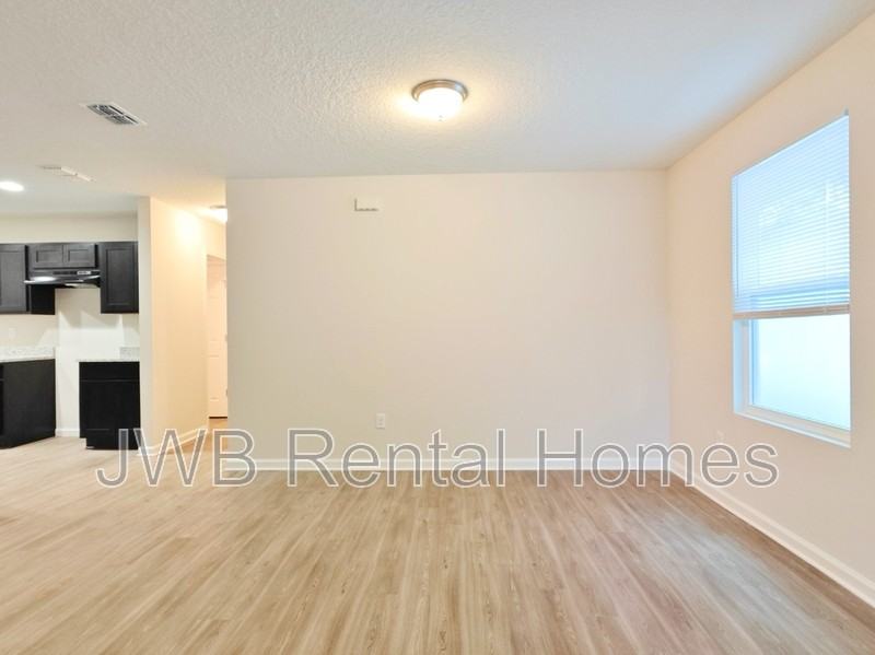8411 Dandy Ave - Photo 4 of 12