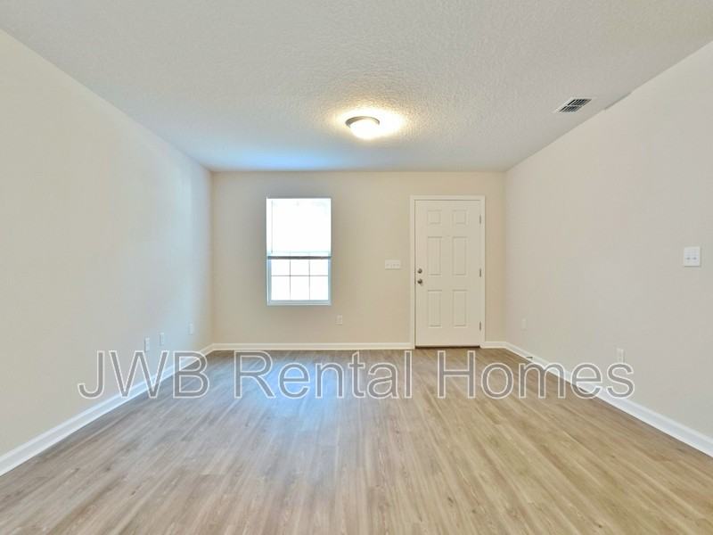 8411 Dandy Ave - Photo 6 of 12
