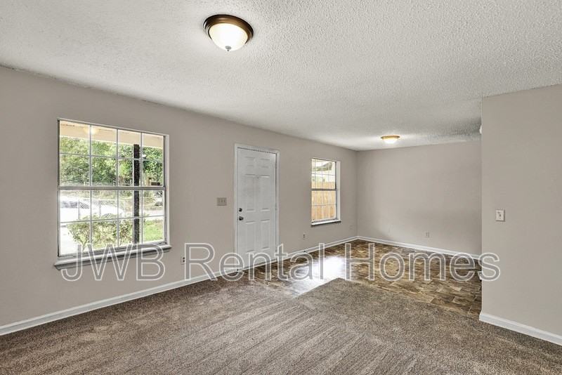 2051 Yulee St - Photo 6 of 19