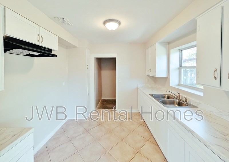 3045 Belair Rd S - Photo 2 of 16