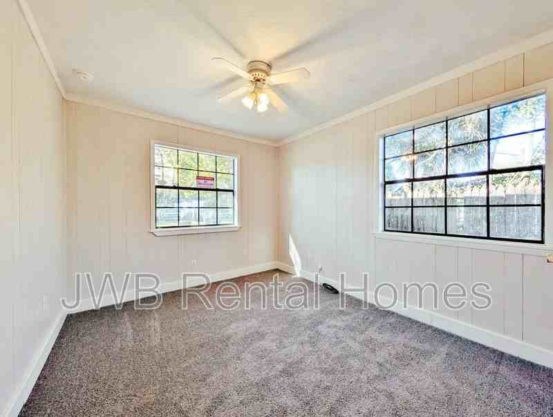 3045 Belair Rd S - Photo 6 of 16