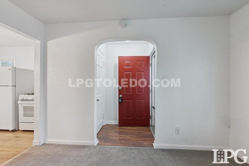 1109 Turner Ave - Photo 3 of 24