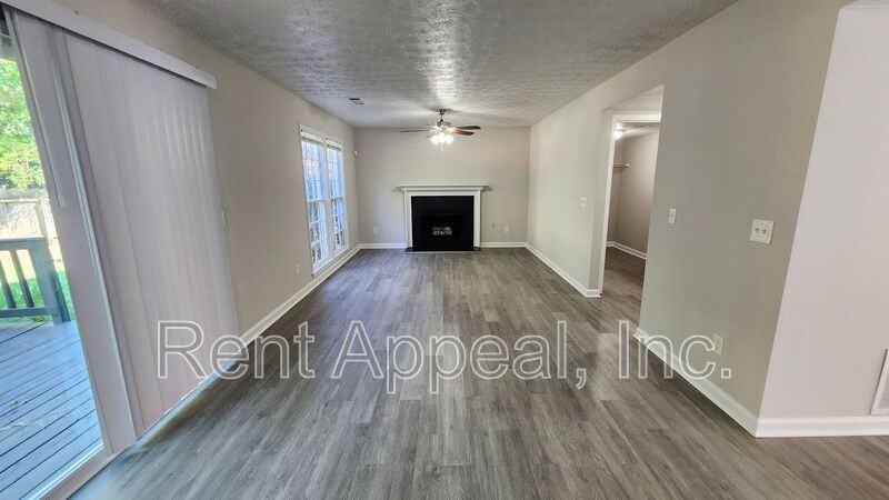 4934 Aylesbury Way - Photo 5 of 15