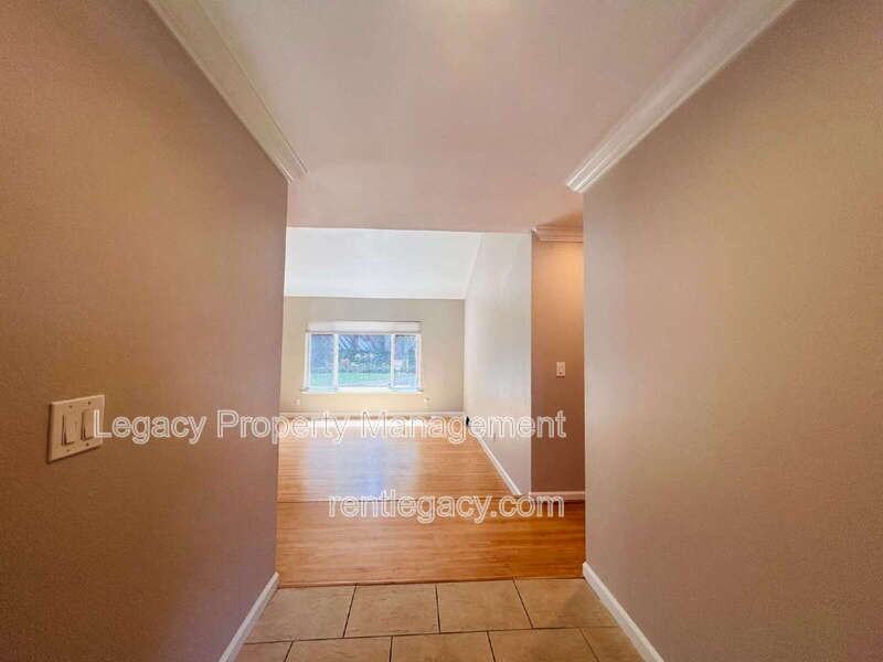 1163 Gamay Dr - Photo 5 of 34