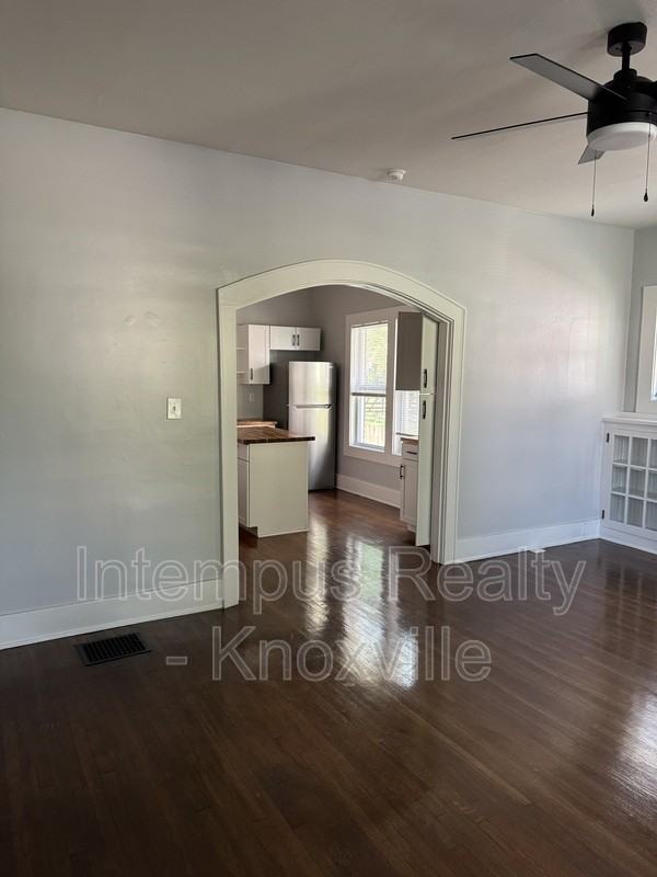 2428 Linden Ave - Photo 2 of 22