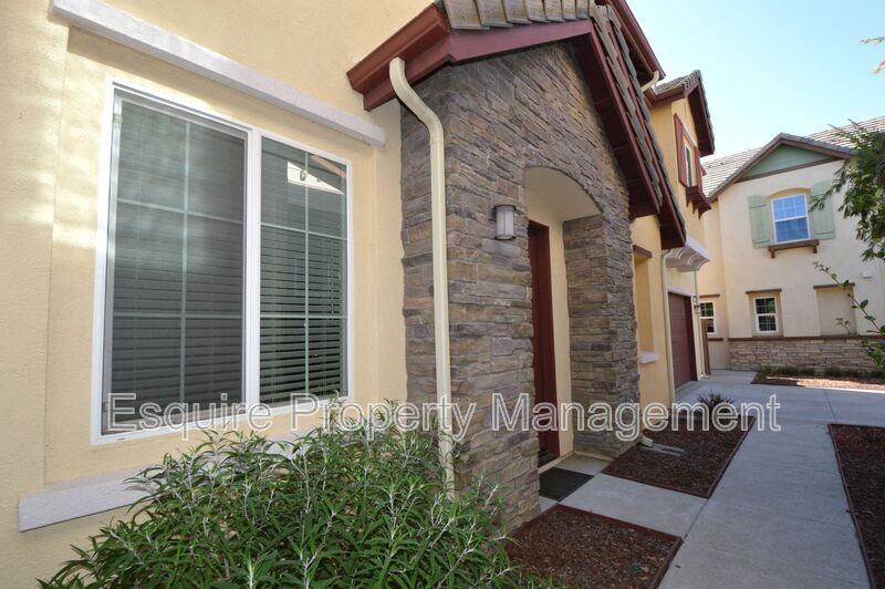 1608 Range Rd - Photo 4 of 38