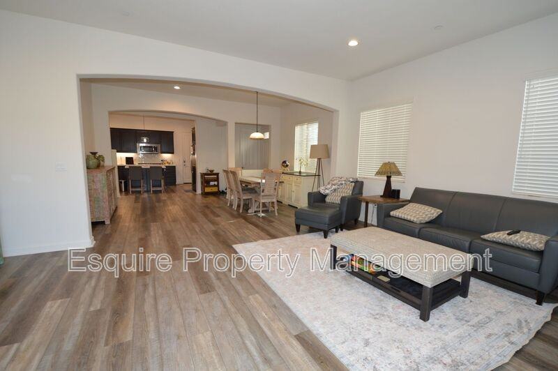 1608 Range Rd - Photo 5 of 38