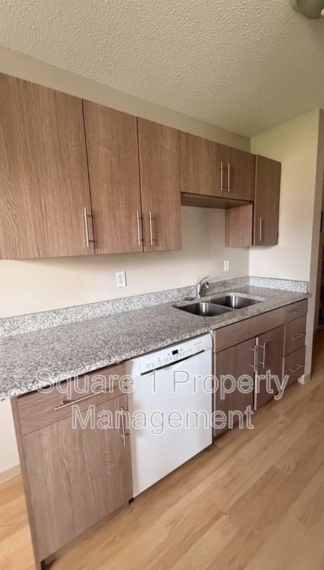 10255 117 St Nw #20 - Photo 2 of 13