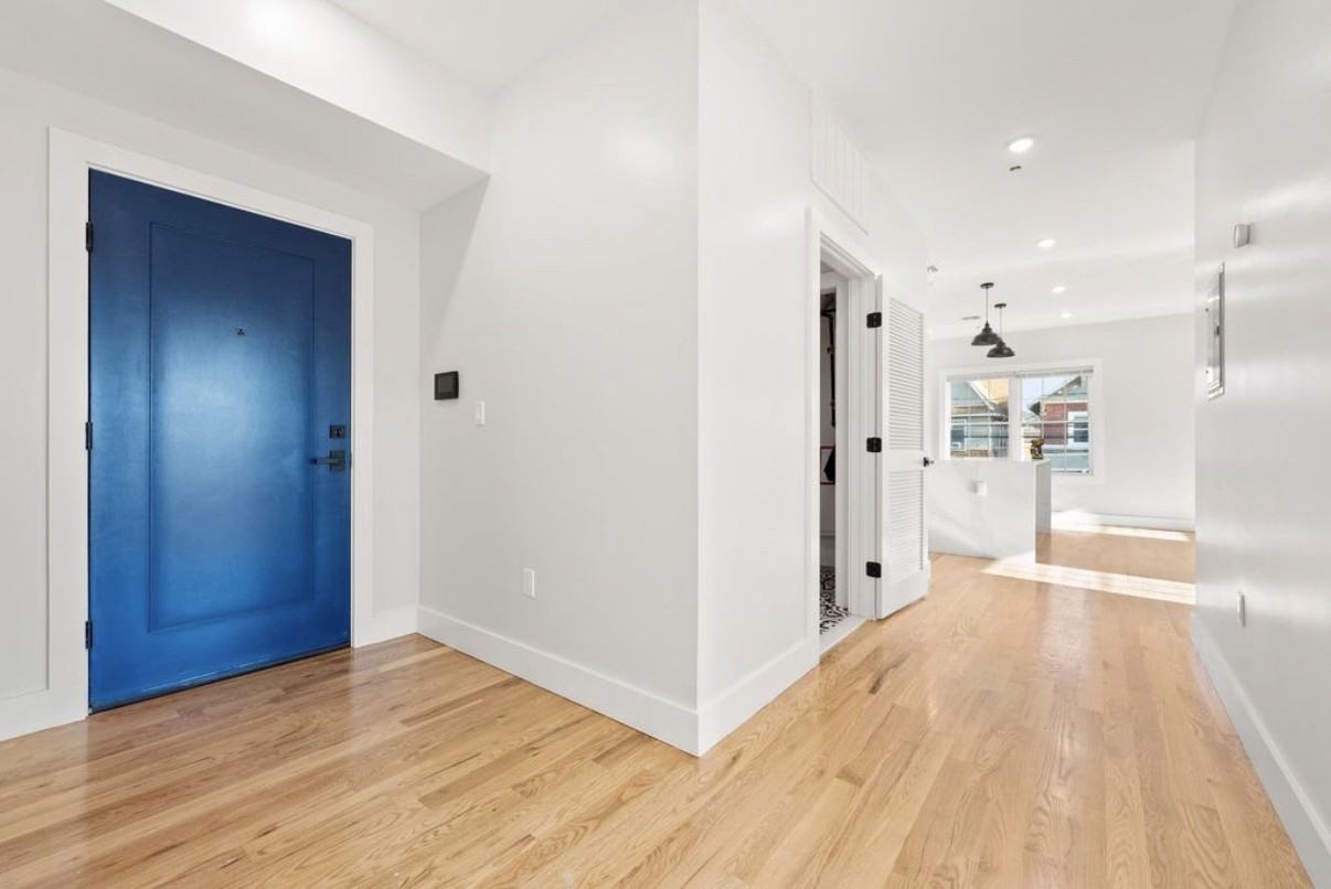 1001 Roselle St #2L - Photo 2 of 12
