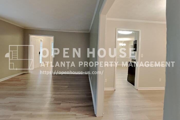 3643 S Marlborough Dr - Photo 4 of 20