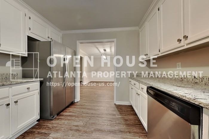 2245 Huntington Dr - Photo 6 of 20