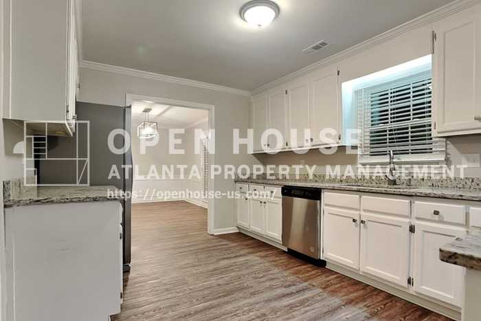 2245 Huntington Dr - Photo 7 of 20