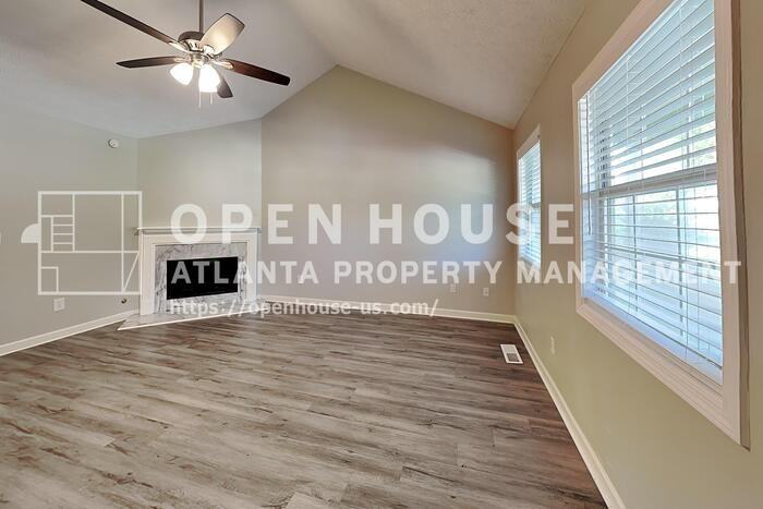 3784 Cherokee Overlook Dr - Photo 4 of 20